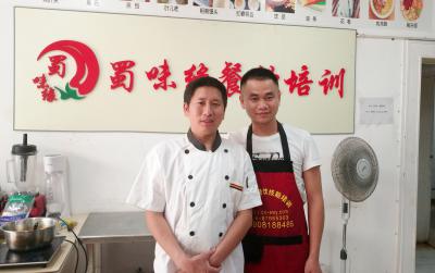 什么季節(jié)吃好火鍋?zhàn)詈?？吃火鍋有什么注意事?xiàng)？
