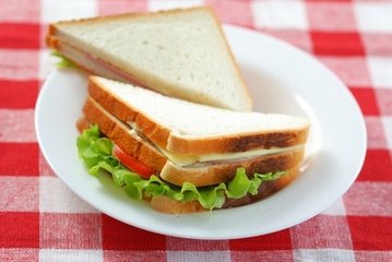 自制三明治，做法簡單的營養(yǎng)早餐，早上你想來一份嗎