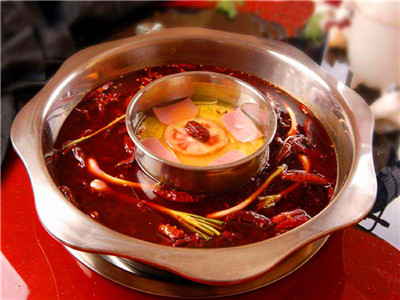 四川火鍋底料技術(shù)培訓(xùn)班哪家正宗？火鍋老油底料炒制技術(shù)