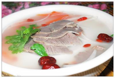 成都羊肉湯技術(shù)培訓(xùn)學(xué)校哪里好？鍋底勾兌方法和調(diào)味技巧