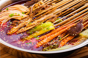 四川冷鍋串串技術(shù)做法哪里正宗？小本創(chuàng)業(yè)的首選