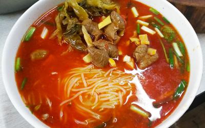 砂鍋米線技術(shù)培訓(xùn)班哪家好？適合小企業(yè)的好項(xiàng)目