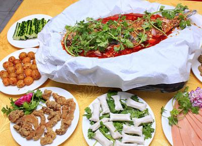成都小吃培訓(xùn)費(fèi)用，紙包魚技術(shù)培訓(xùn)哪里專業(yè)？