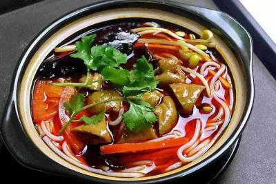 成都餐飲培訓(xùn)學(xué)校，哪里有砂鍋米線技術(shù)培訓(xùn)？