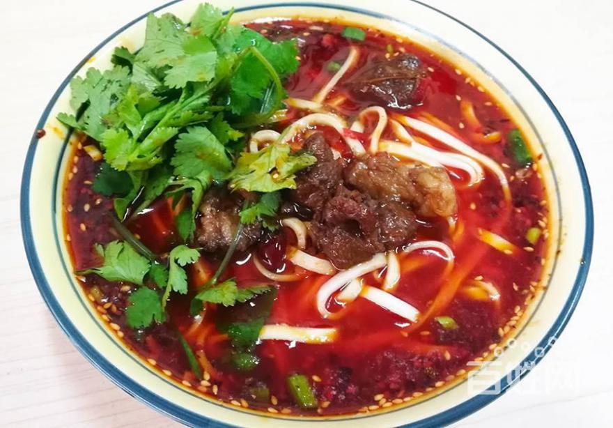 學(xué)做小吃培訓(xùn)要多少錢？培訓(xùn)小吃學(xué)校好不好？