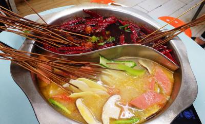 串串培訓(xùn)去哪里學(xué)比較好一點(diǎn)？成都串串香培訓(xùn)學(xué)校