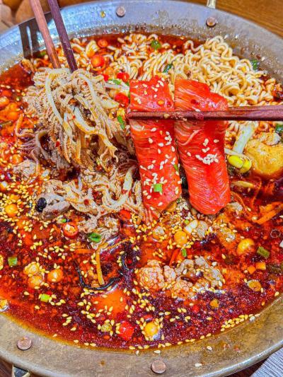 如何挑選冒菜培訓(xùn)學(xué)校？掌握正宗冒菜制作技藝的關(guān)鍵方法