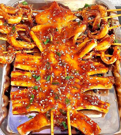 正宗鐵板魷魚技術(shù)培訓(xùn)哪家好？飄味緣培訓(xùn)學(xué)校深度解析