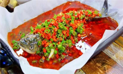 紙上烤魚技術(shù)培訓哪家好？飄味緣餐飲培訓學校為您揭秘成功之道！