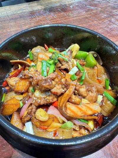 重慶雞公煲技術(shù)培訓哪里正宗？飄味緣餐飲培訓學校為您揭秘