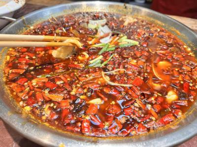 學(xué)做冷鍋魚技術(shù)培訓(xùn)機構(gòu)哪家好？飄味緣餐飲培訓(xùn)學(xué)校深度解析