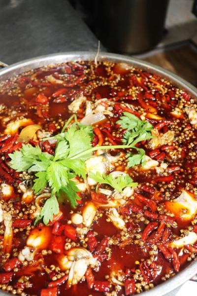 成都冷鍋魚技術(shù)培訓(xùn)機(jī)構(gòu)哪家好？飄味緣餐飲培訓(xùn)學(xué)校技術(shù)配方無(wú)保留
